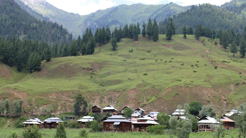 گلباغ در کنار نام روستای آهنگر کلا